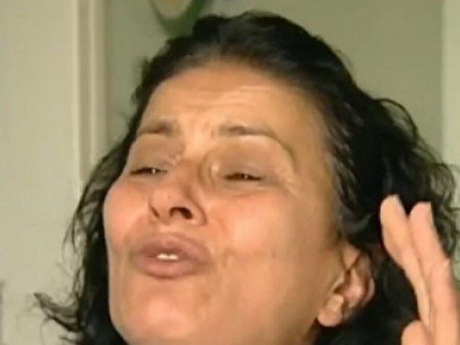 Çirkef eltiler ya da gelin kaynana kavgaları görülür.
Şu şöyle dedi bu beni çaya çağırmadı, beni beklemedi falan bütün gün şikayetler...