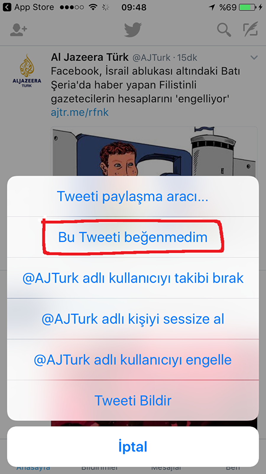 I don't like this Tweet
Twitter beğenme butonu, uzun bir zaman 'favori' olarak kullanıldı. Bu seçenek sonralarda beğeniye dönüştürüldü. Şimdi de Facebook'un yakın bir zamanda getirdiği 'beğenmedim' seçeneği getirildi. Bu özellik şuan sadece mobil kullanımlarda mevcut.