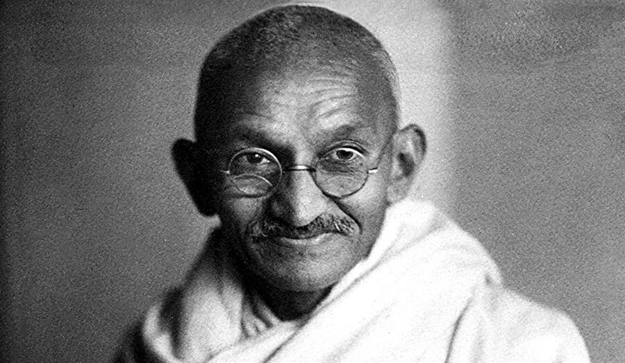 Dünyada görmek istediğin değişimin kendisi ol.

                                    
                                    Mahatma Gandhi
                                
                                