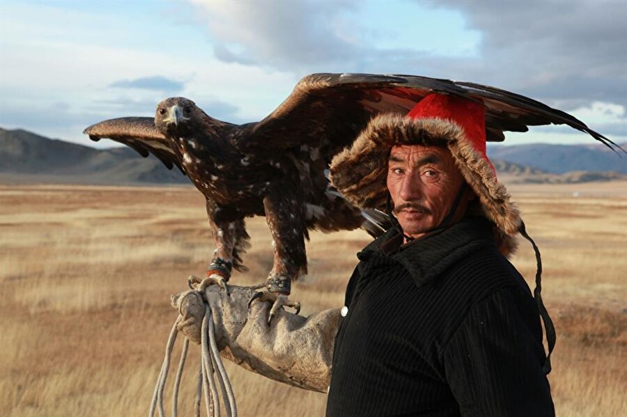 Moğolistan

                                    
                                    Kartallar ülkesi Moğolistan listede dördüncü.
                                
                                