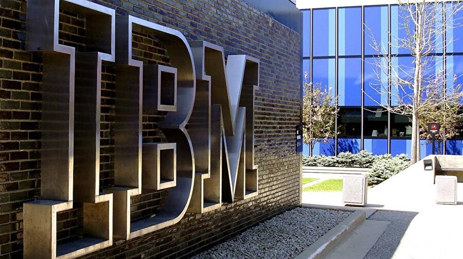 IBM

                                    
                                    
                                    IBM'nin piyasa değeri ise; 193.28 milyar dolar.
                                
                                
                                