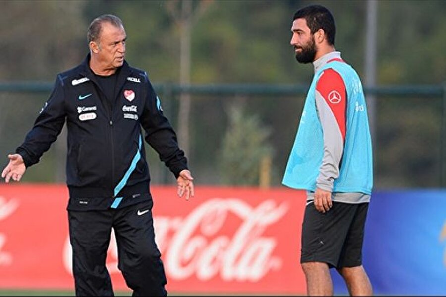 Arda’dan Terim’e yanıt!
A Milli Takıma davet edilmeyen Arda Turan, yaşananlarla ilgili konuştu. Radyospor'a açıklamalarda bulunan Barcelonalı futbolcu “Şahsımın durum dışında herhangi bir değerlendirmesi yok. Amacı hayatı boyunca ülke futboluna hizmet etmiş biri olarak, dua ederek takımımıza destek oluyorum” dedi. Arda milli takımı bırakacağı iddiaları içinse “Gel derler geliriz, git derler gideriz. Ne yapalım. Herkese, hocamıza da başarılar diliyorum. Allah gönüllerine göre versin" yanıtını verdi.