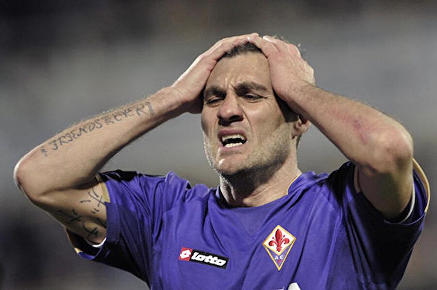 Christian Vieri
Anlaşılan o ki İtalyan golcünün asıl tutkusu futbol değil: ' Dürüst olmak gerekirse futbol güzel bir oyun değil. Ben Kriket'i seviyorum ve takımımla iyi sonuçlar almaya başladığımda geleceğin Allan Border'ı ( Tarihin en iyi kriket oyuncusu) olduğumu hayal ediyorum.
