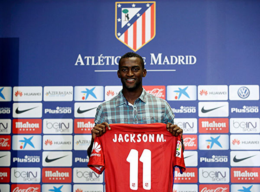 Jackson Martínez, Porto'dan Atlético de Madrid'e, 2015
Atletico Madrid, J.Martinez'i transfer ettiğinde vatandaşı Falcao'nun yerini dolduracağına emindi. Ancak yarım sezonda attığı 3 gol ve sergilediği tatmin edici olmayan futbol Çin Ekibi  Guangzhou Evergrande'ye kiralanması için yeterli oldu.