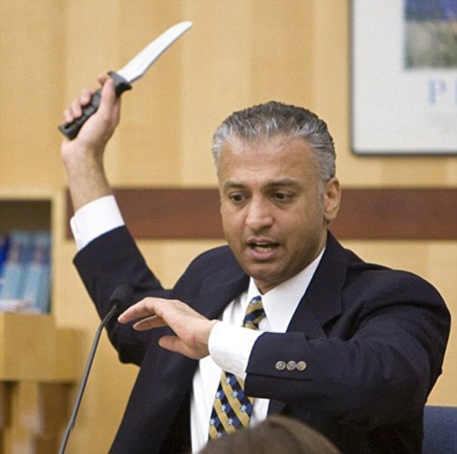 Shelley Malil
40 Yıllık Bekar (40 Year Old Virgin, 2005) filmi ile tanınan Hintli aktörün kariyeri, kasıtlı adam öldürmek suçundan hüküm giyince sona erdi. İnsanın kanını donduran bir cinayet işleyen Malil, kız arkadaşını tam 23 kez bıçaklamış ve ömür boyu hapse mahkum edilmiş.