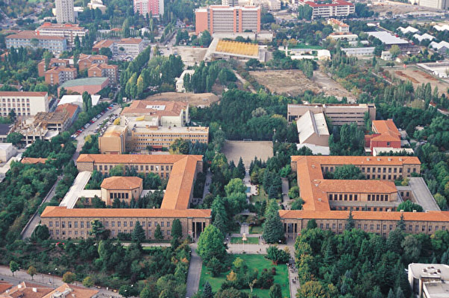 Ankara Üniversitesi

                                    
                                    
                                    801+ aralığında
                                
                                
                                