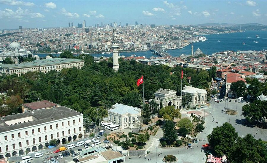 İstanbul Üniversitesi 

                                    
                                    
                                    601-800 arasında
                                
                                
                                