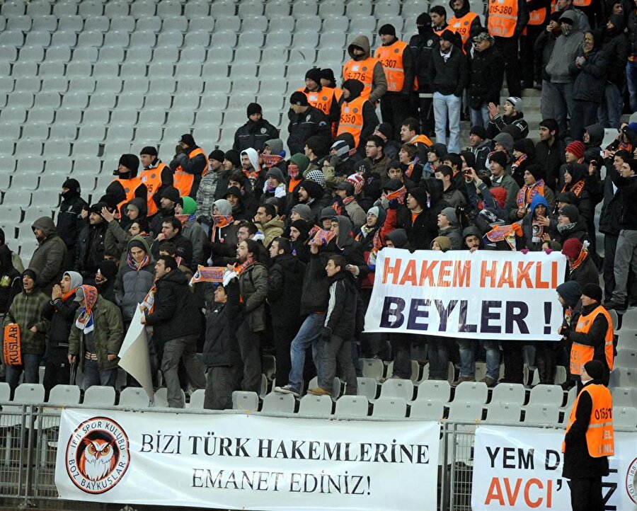 Türk hakemlerini hep korudular