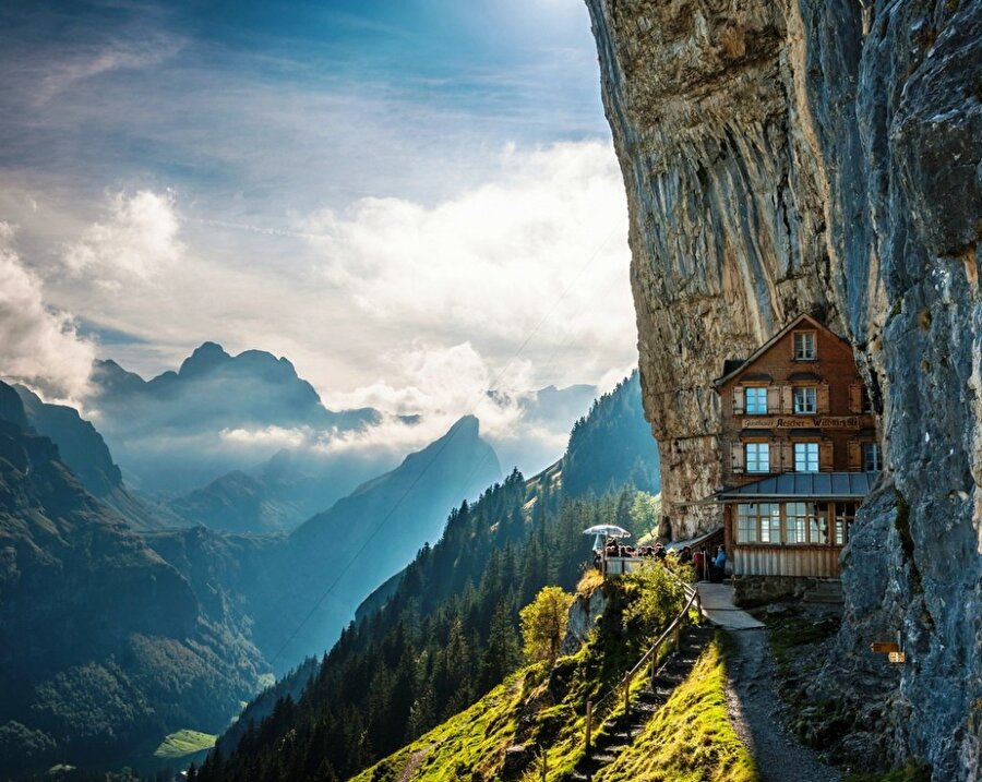 Äscher Cliff - İsviçre

                                    
                                