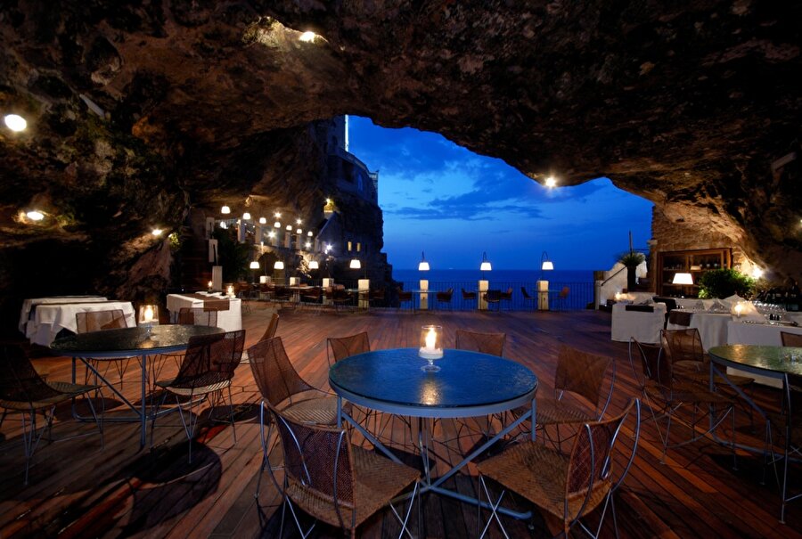 Hotel Ristorante Grotta Palazzese Polignano a Mare - İtalya

                                    
                                