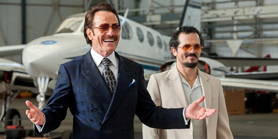 The Infiltrator / IMDb: 7.1

                                    
                                    ABD'li Gümrük Memuru, Kolombiyalı uyuşturucu baronu Pablo Escobar'ın karıştığı kara para aklama düzenini ortaya çıkarır. Brad Furman filmin yönetmenliğini üstlenirken, filmin başrollerde ise; Bryan Cranston, John Leguizamo, Diane Kruger, Amy Ryan gibi isimleri görüyoruz.
                                
                                