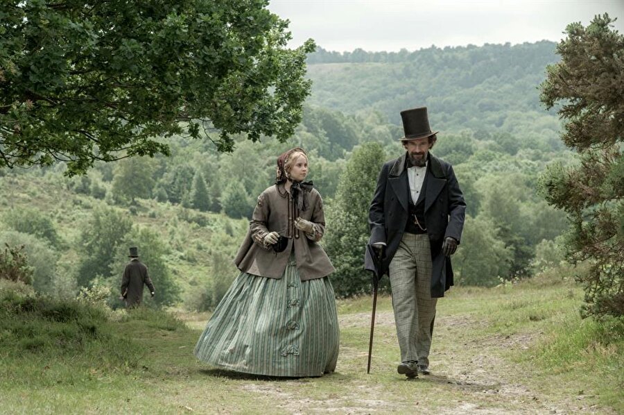 The Invisible Woman / Görünmeyen Kadın
1800'lü yıllarda yaşayan ünlü İngiliz yazar Charles Dickens aşk hikayesi 2013'de beyaz perdeye taşındı.