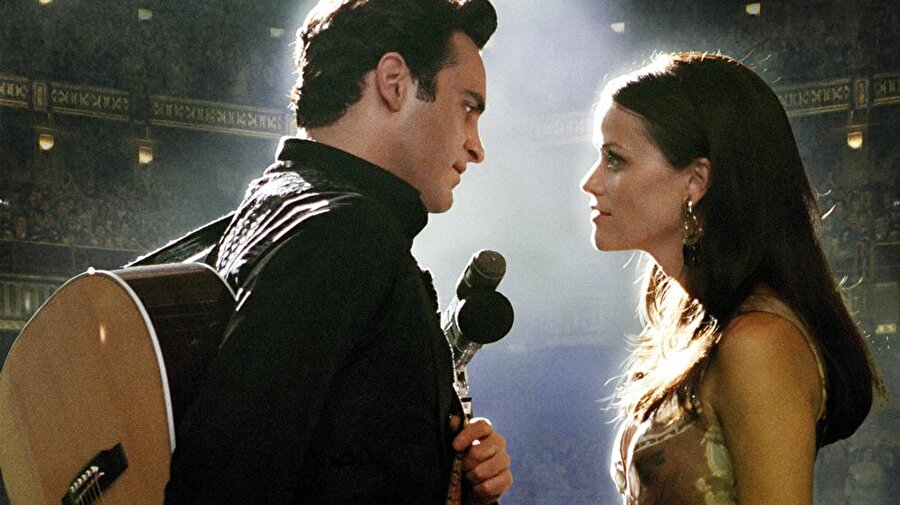 Walk the Line / Sınırları Aşmak
Film ünlü şarkıcı Johnny Cash ve ikinci eşi June Carter'ın hikayesini konu almıştır.