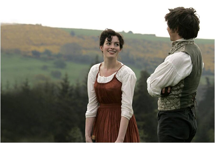 Becoming Jane / Aşkın Kitabı
Ünlü İngiliz yazar Jane Austen ve İrlandalı avukat Thomas Lefroy'un büyük aşkı “Becoming Jane” isimli filmle izleyicilerle buluştu.
