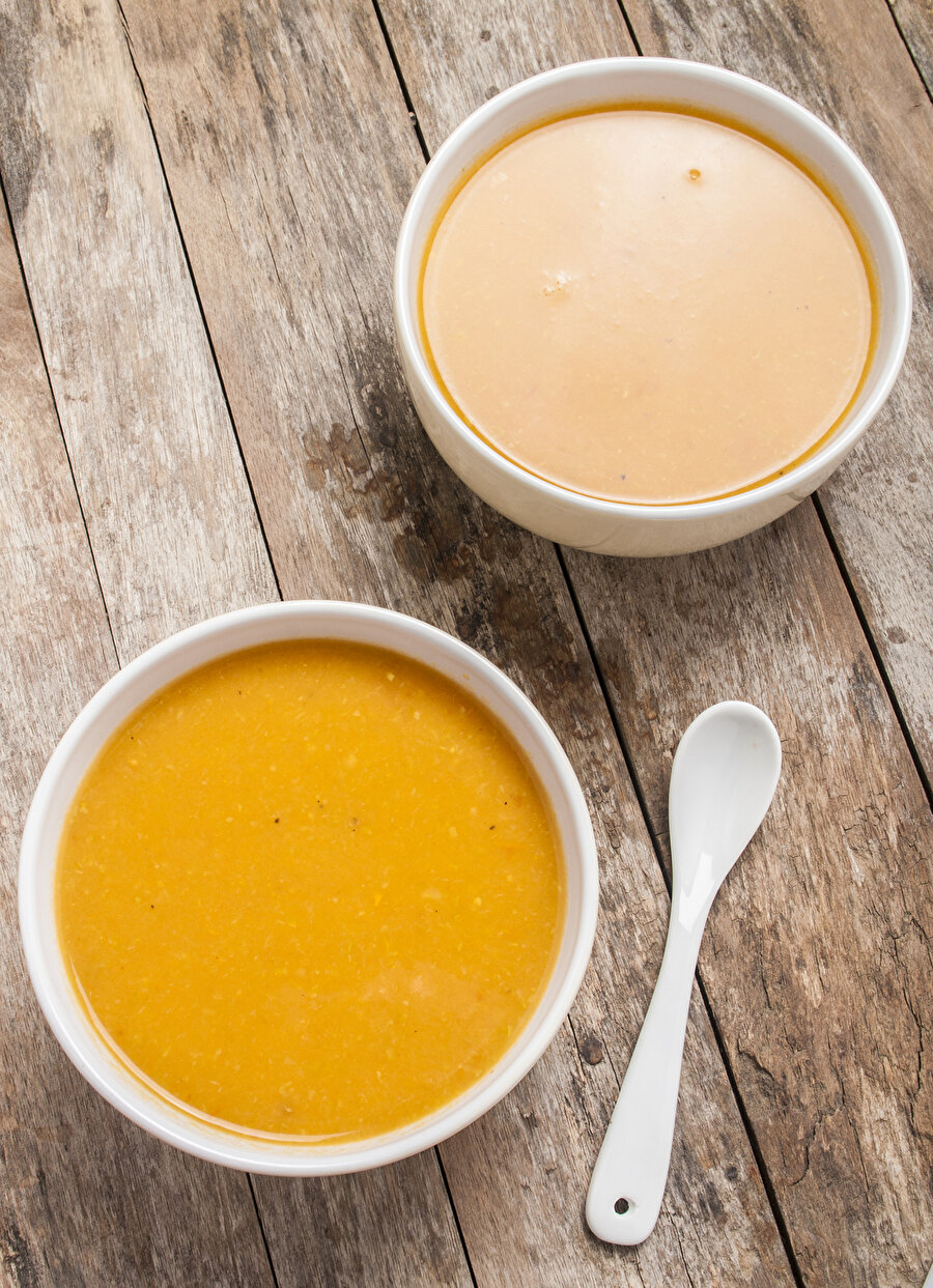 Basit çorba

                                    Sebze çorbaları bebekler için olmazsa olmazdır. Bir havuç, bir patates ve 1 çay kaşığı birinci, 1 litre su içinde yaklaşık 50 dakika kaynatın. Ardından çorbayı iyice süzün. Çorbanın içinde parça kalmamasına dikkat edin.
                                