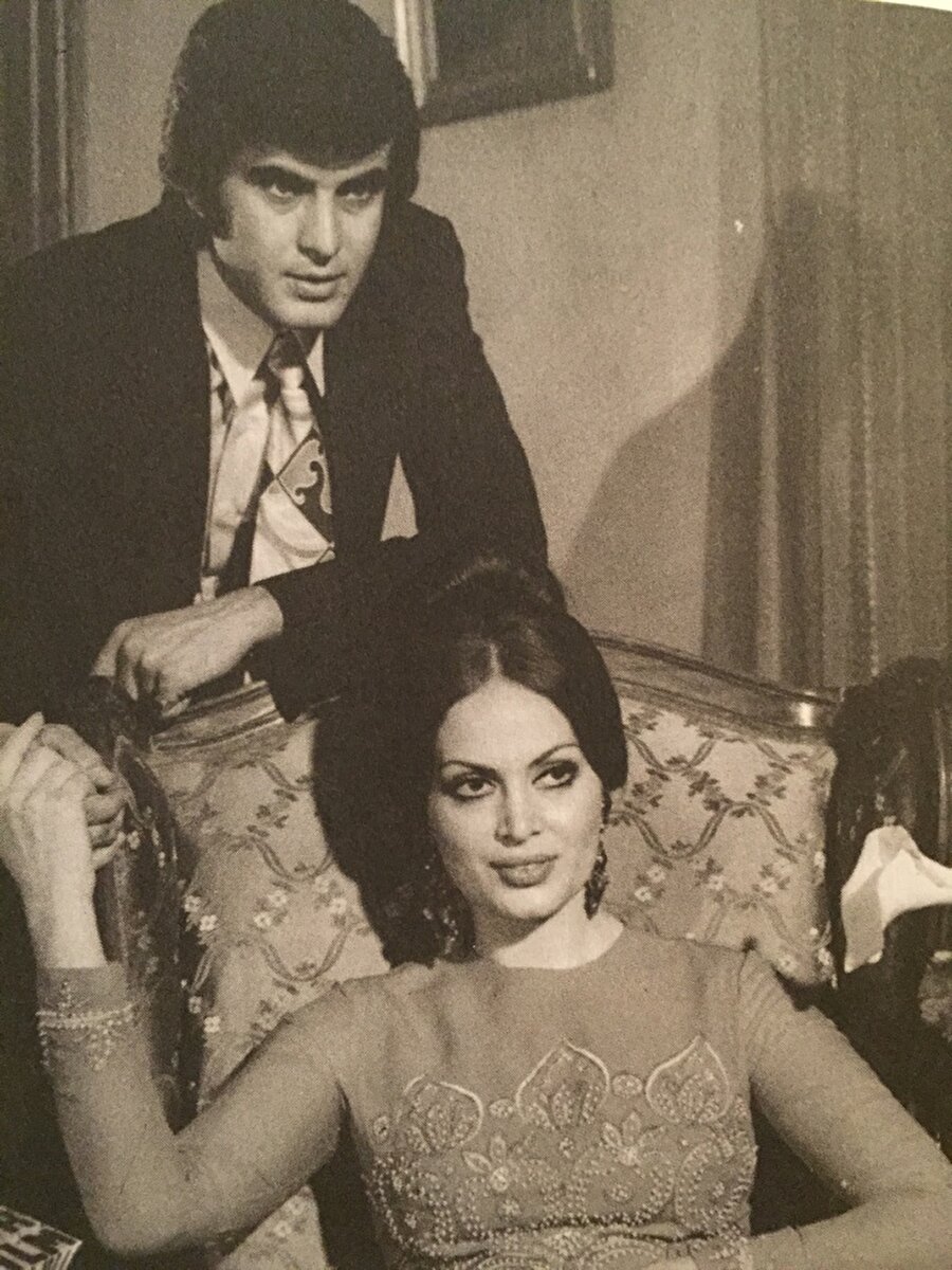 Türkan ile başlarsan, tutulursun. 

                                    Sinemaya yarışmadan aldığı 1.'lik ile dahil olan Tarık Akan; ilk filmini Fatma Girik, ikinci filmini ise Türkan Şoray ile çeker. Fakat ikinci çektiği film vizyona giren ilk filmi olur, bu sebeple ilk filmi olarak da bu film algılanır/kabul edilir. Sebebi ise; o dönemlerde var olan "Türkan ile oynadın mı tutulursun" algısıydı.
                                