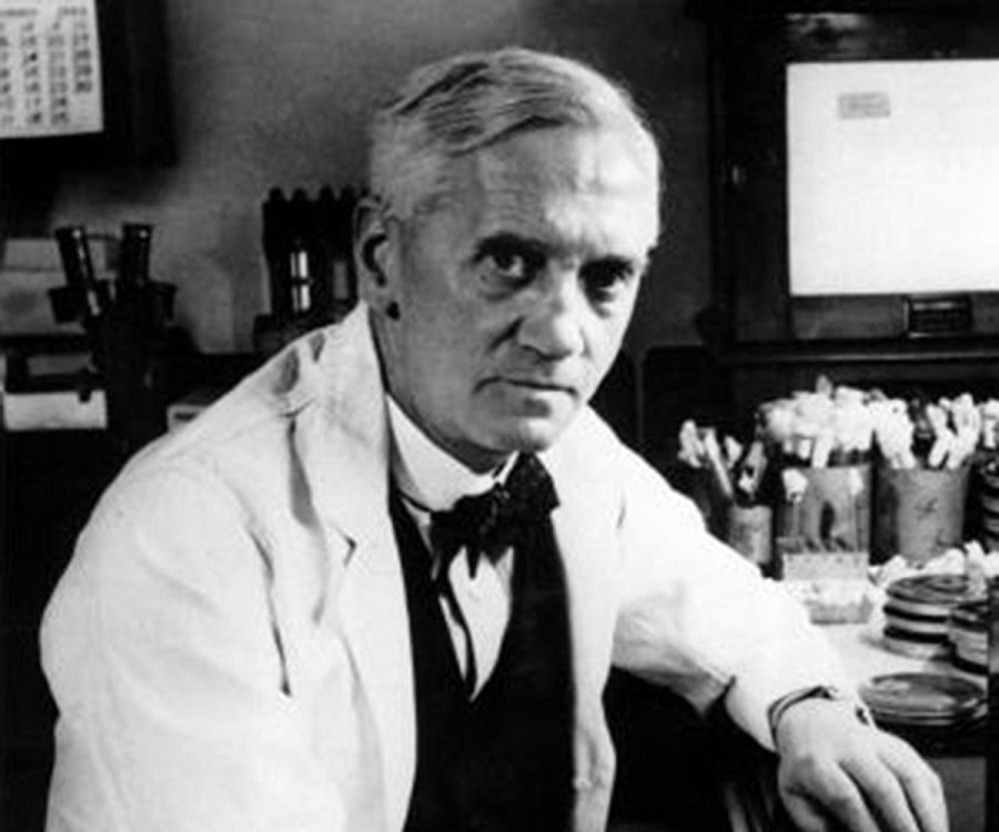 Fleming 46'da uyarıda bulunmuştu
Antibiyotiğin atası penisilini keşfeden Alexander Fleming daha 1946 yılında antibiyotiğe direncin yayılması tehlikesine ve antibiyotik kullanımının yaygınlaşması durumuna karşı uyarıda bulunmuştur. 