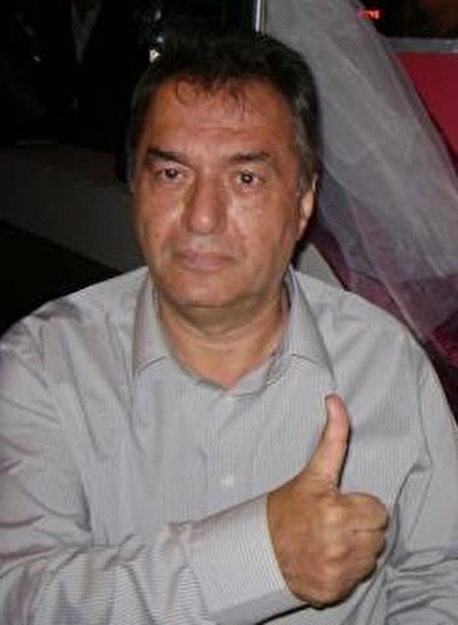 Scooby Doo / Scooby Doo - Aziz Güngör
Sevimli köpeğimizi seslendiren sanatçımız ta kendisidir.