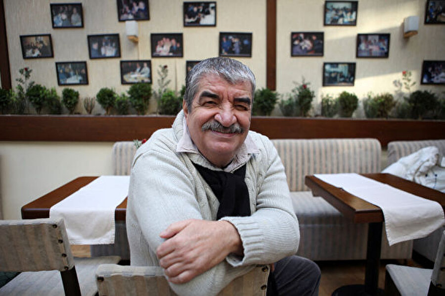 Winnie The Pooh / Winnie - Tiger - Bülent Kayabaş
Sanatçı aynı anda hem ana karakter Winnie'yi hem de onun yakın arkadaşlarından olan Tiger karakterini seslendirmişti.