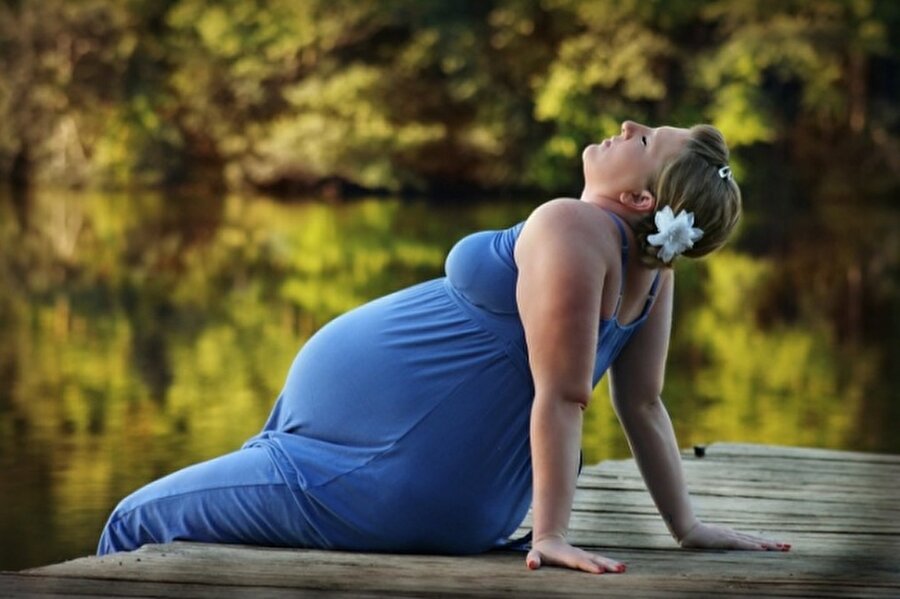 Sen bu zayıflıkla nasıl çocuk doğuracaksın?
Hamilelikten önce kilolu olanların daha sağlıklı bir gebelik geçirdiğine dair kanıt yok. Hamilelik sırasında da aşırı kilo almaktan kaçınmak en iyisi… 