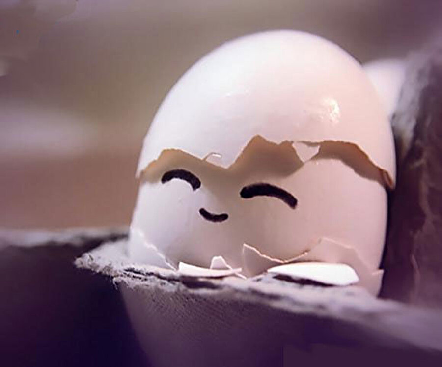 Yumurta ye, gülümse
Yumurta amino ve yağ asitleri içerdiğinden, mutluluk hormonu sağlanmasına yardımcı olur.