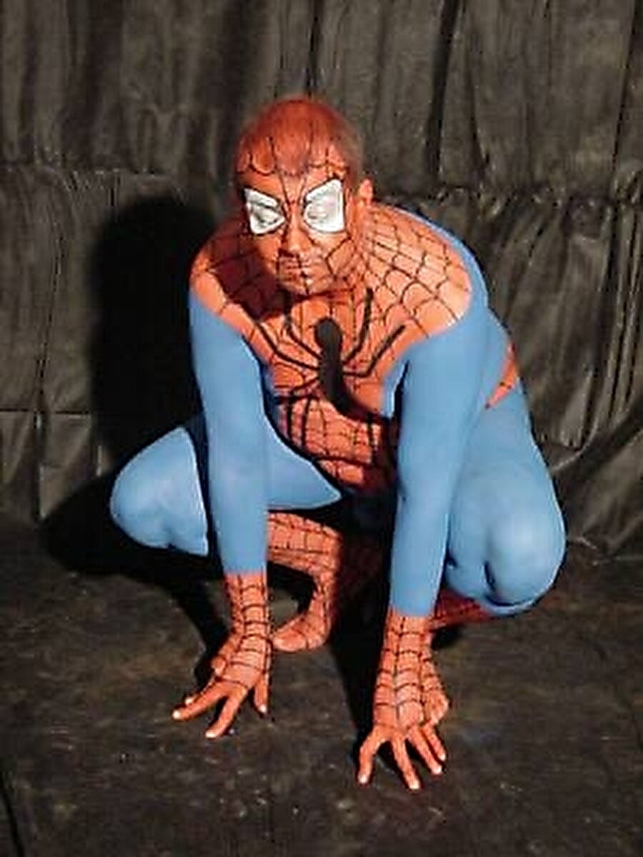 Смешной костюм человека паука