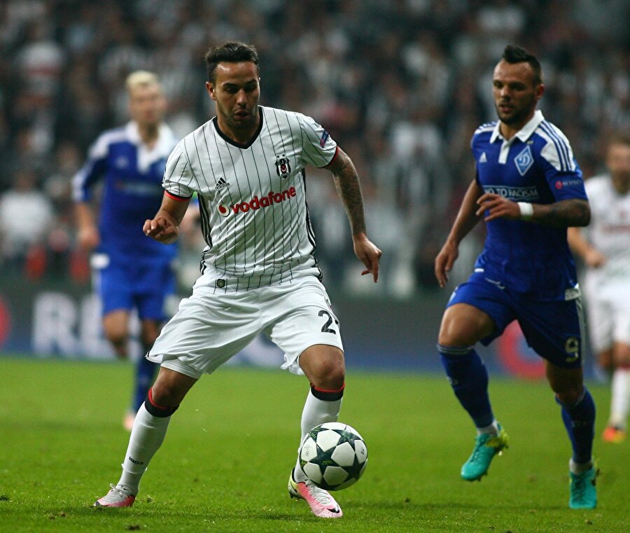 187. randevu
Beşiktaş, Napoli maçıyla birlikte tarihindeki 187. Avrupa sınavına çıkacak. Siyah-Beyazlılar geride kalan 186 maçta 68 galibiyet, 79 mağlubiyet ve 39 beraberlik aldı.