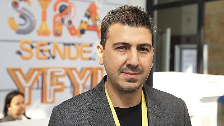 ''Cari açığı kapatacaksak bilim ve teknolojiyle bunu başarabiliriz''
Firmaların dünya çapında global şirketler olmaları için çeşitli çalışmalar yürüttüklerine işaret eden Kızıltaş, "Devlet için de Ar-Ge önemli bir konu. Cari açığı kapatacaksak bilim ve teknolojiyle bunu başarabiliriz. O yüzden de Ar-Ge yapmamız gerekiyor. Bu bilinç sanayicimizde, üniversitelerimizde, devletimizde var. Her geçen gün desteklerimiz de artıyor. Özellikle global şirketler çıkarmak, dünya çapında başarılı teknoloji şirketleri üretmek istiyorsak devlet, sanayi, üniversite ve özel sektörün ortak çalışmalarının daha da etkinleştirilmesi gerekiyor. Biz de Teknokent olarak bu dörtlü paydaşı bir araya getirmek ve toplumun gücüyle daha başarılı sonuçlar elde etmek için çalışıyoruz." şeklinde konuştu.
Kızıltaş, girişimcilerin enerjisinin kendilerini mutlu ettiğini dile getirerek, 2005'de ODTÜ'den mezun olan kişilerin kurduğu şirket tarafından geliştirilen uluslararası online eğitim platformu Udemy'nin mayıs ayında yeni bir yatırım aldığını ve 1 milyar dolarlık büyüklüğe ulaştığını söyledi.
"ODTÜ'den milyar dolarlık şirket çıktı" diyen Kızıltaş, amaçlarının 5 yıl içinde en az 1 tane daha milyar dolarlık teknoloji şirketi çıkarmak olduğunu belirtti.