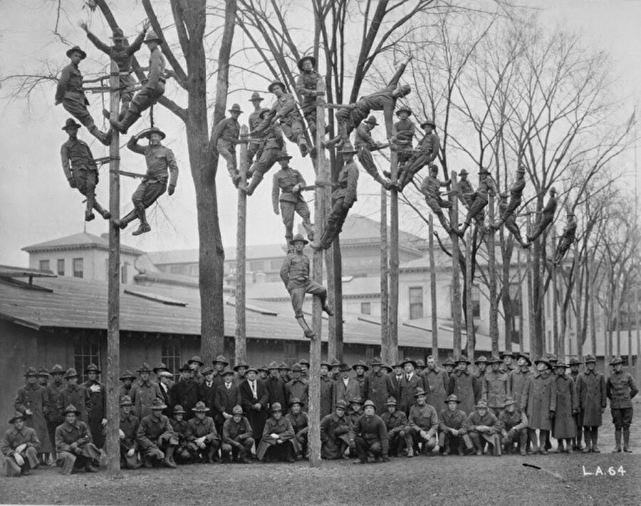 Askeri elektrikçiler, 1918

                                    
                                