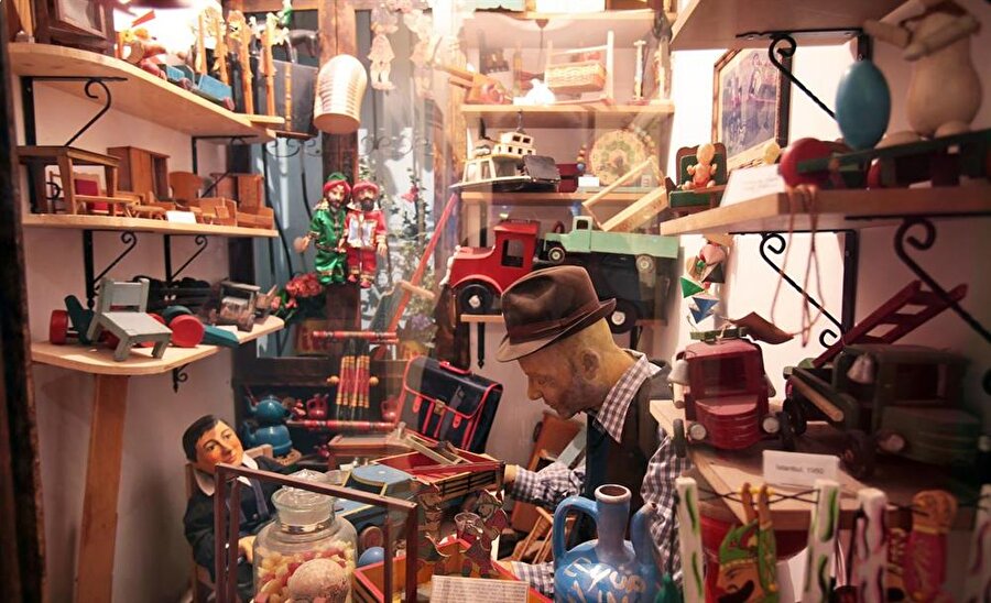 Dünyadaki örnekler arasında yer alıyor
İstanbul Oyuncak Müzesi ile birlikte, Avrupa ülkelerinde büyük öneme sahip olan oyuncak müzeleri konusunda Türkiye'deki boşluk da doldurulmuş oldu. 