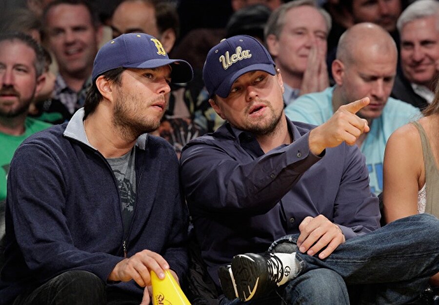 Leonardo DiCaprio ve Adam Farrar

                                    
                                