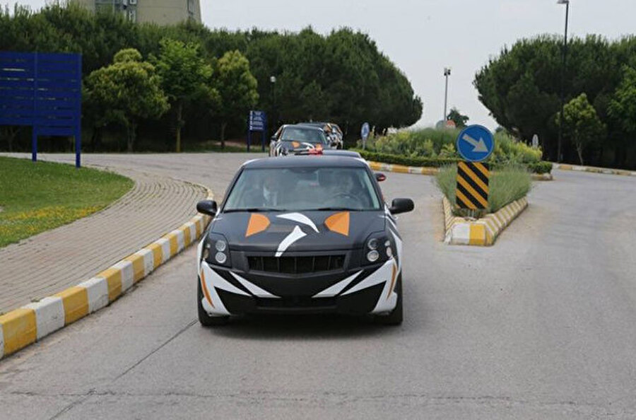 Peki yerli otomobilin özellikleri neler? Yerli otomobil projesinin startının verildiği dönemde Bilim Sanayi ve Teknoloji bakanı olan Fikri Işık yerli otomobilin özelliklerini şöyle anlatmıştı: