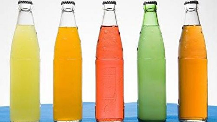 Asitli içecekler

                                    
                                    
                                    
                                    Asitli içeceklerin hemen hemen hepsi şeker deposu; bu yüzden olabildiğince az tüketilmeli. İçerdiği aşırı miktarda şeker nedeniyle ise, sabah aç karnına tüketmemeye mutlaka özen göstermelisiniz.
                                
                                
                                
                                