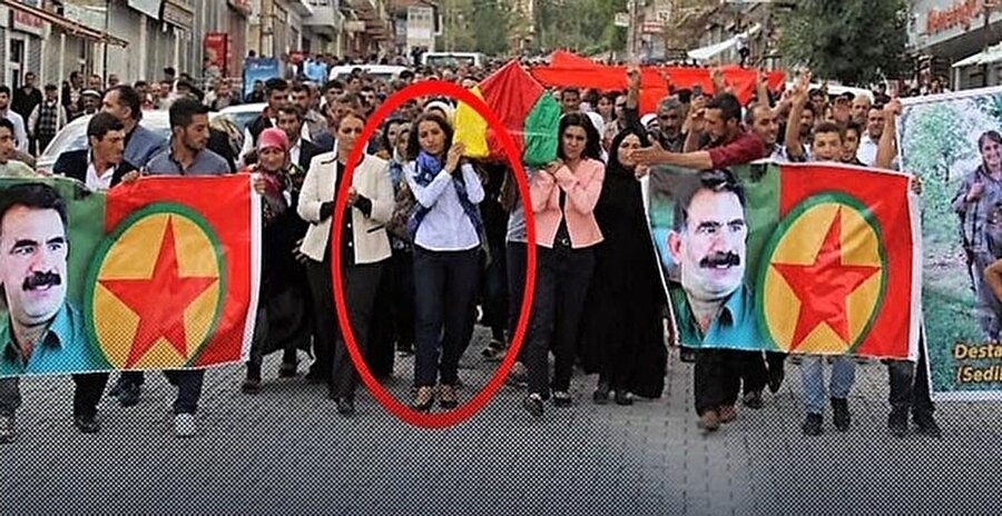 Çoğu HDP'li milletvekilinin yaptığı gibi "PKK'lı teröristin cenazesine katılan" Van Milletvekili Tuğba Hezer Öztürk

                                    
                                    
                                    
                                    
                                    
                                    *Hakkında yakalama kararı var ancak yurt dışında olduğu belirlendi.
                                
                                
                                
                                
                                
                                