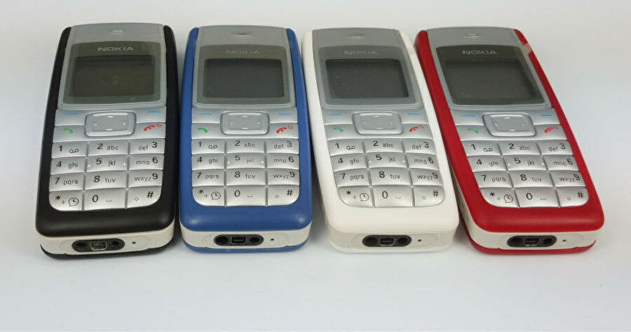 Nokia 1110 

                                    
                                    
                                    Ve en çok satan telefon 2005 yılında piyasaya çıkan Nokia 1110 oldu. 1110'un satış rakamı 250 milyonun üzerinde.
                                
                                
                                