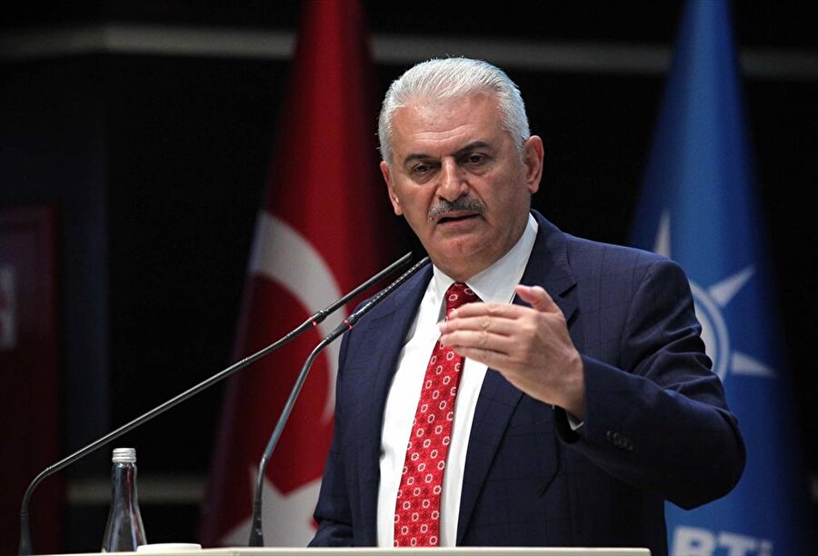 Başbakan Yıldırım, "Türkiye-ABD ilişkilerinin yeni bir döneme girmesi için FETÖ'nün elebaşı Gülen'in derhal bize iadesi edilmesi gerekir." dedi.

                                    
                                    
                                    Başbakan Binali Yıldırım, "ABD seçimleri gerçekleşti. Trump 45. başkan olarak seçildi. Trump'ı tebrik ediyor başarılar diliyoruz. Uzun bir geçmişe dayanan ABD ve Türkiye stratejik ortaklığı Türkiye'nin hassasiyetini bilerek hareket eder. Bu da yeni başkana yeni bir yol çizer. FETÖ'nün elebaşının derhal bize iadesi edilmesi gerekir." dedi. 

                                
                                
                                