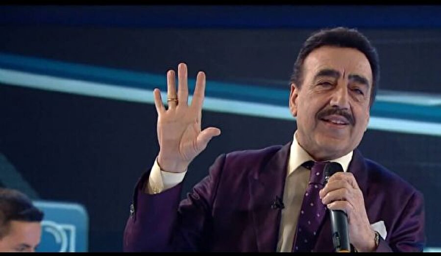 Hakkı Bulut, Adana Öğretmen Okulu'nu bitirdikten sonra bir dönem Anadolu'nun yerlerinde öğretmenlik yapmıştı.