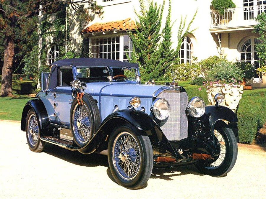 1929 Mercedes-Benz 38/250 SSK
Yaklaşık 7,5 milyon dolar değerinde olan bu Mercedes 7,1 litrelik motora sahip ve çoğu kişi bu otomobili İkinci Dünya Savaşı görüntülerinden hatırlayabilir.