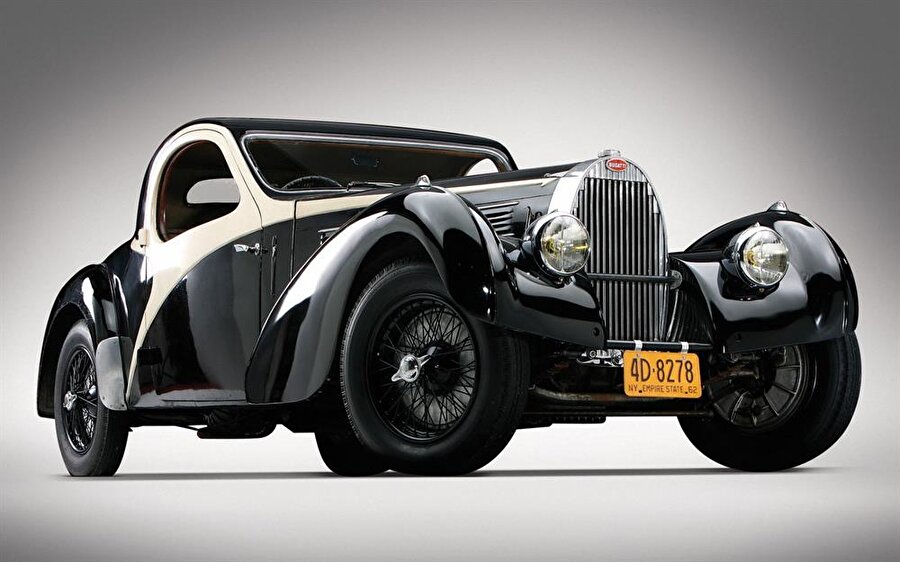 1937 Bugatti Type 57SC Atalante
1937 model Bugatti Type'dan dünya üzerinde 11 tane bulunuyor. Değeri ise tam 7,9 milyon dolar.