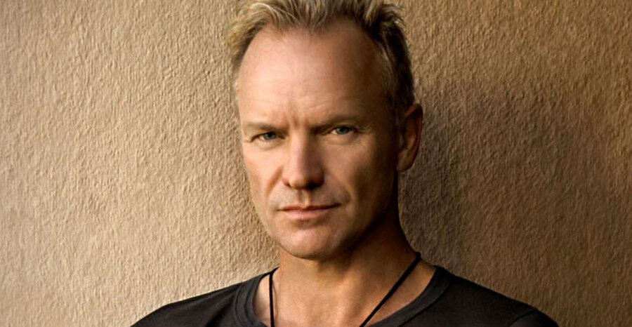 Meşhur olmadan önce Sting, İngilizce, müzik ve futbol öğretmenliği yapıyordu. O günlerini şöyle anlatıyor: Okuldaki tek erkek öğretmen, hatta cübbesi olmayan tek öğretmen bendim.