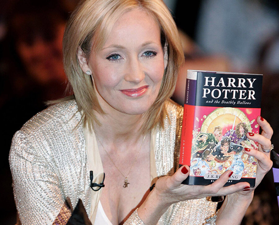 Harry Potter serisini yazan J.K. Rowling Harry İngilizce öğretmenliği yapmıştı.