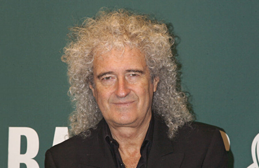 Brian May, matematik öğretmenliği yapmıştı.