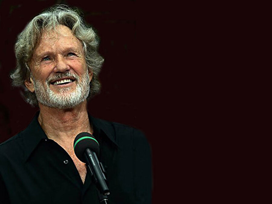 Kris Kristofferson, Oxford Üniversitesi'nde eğitimini tamamladıktan sonra bir dönem İngilizce öğretmenliği yapmıştı.