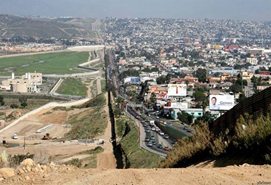 Meksika 
“Meksika vatandaşlarını gönderirken, en iyilerini göndermiyor… Bir sürü sorunu olan insanları gönderiyor ve o insanlar sorunlarını da beraberlerinde getiriyor. Uyuşturucu getiriyorlar. Suç getiriyorlar. Bu insanlar tecavüzcü.”
