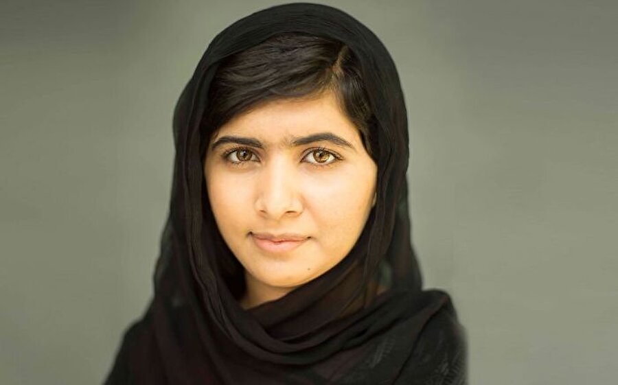 Malala Yousafzai 

                                    
                                    
                                    
                                    
                                    
                                    Kadın eğitimi konusunda direniş gösterip en genç Nobel kazanan kadın.
                                
                                
                                
                                
                                
                                