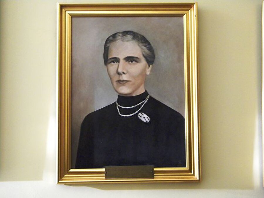 Eliza Leonida 

                                    
                                    
                                    
                                    
                                    
                                    Dünyanın ilk kadın mühendisi.
                                
                                
                                
                                
                                
                                