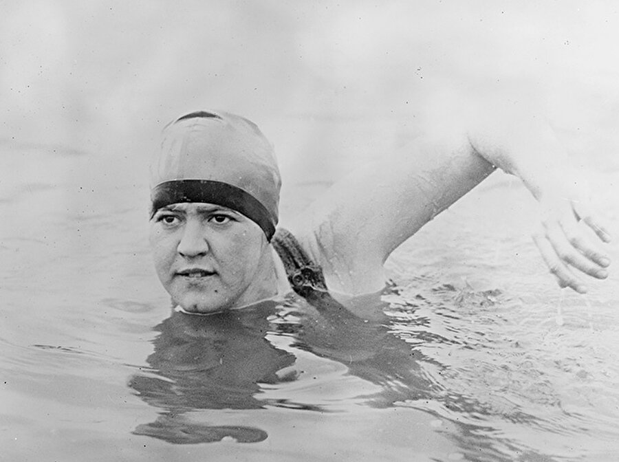 Gertrıda Caroline

                                    
                                    
                                    
                                    
                                    
                                    İngiliz Kanalı'nı geçen ilk kadın yüzücü.
                                
                                
                                
                                
                                
                                
