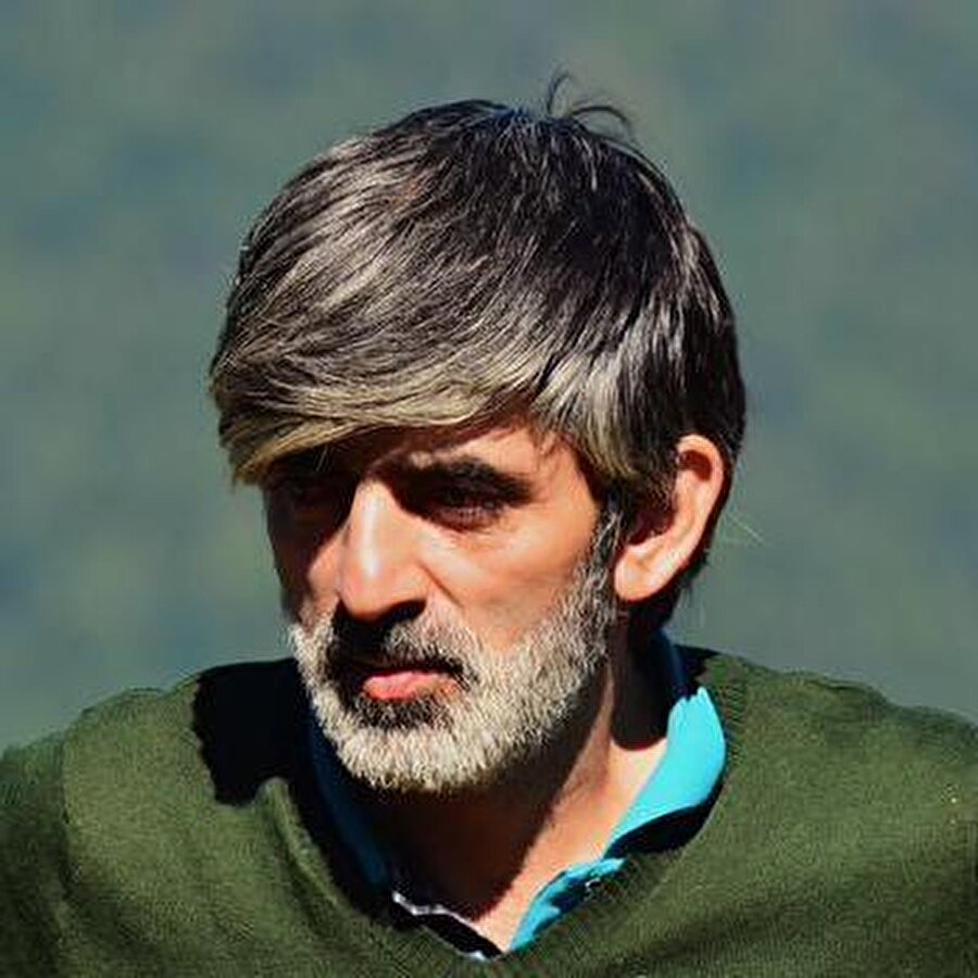 Denemeleri

                                    -Uçuş Denemeleri
-Son Düzlük
-Tüfeksiz Hareketler
-Öbür Divan
                                