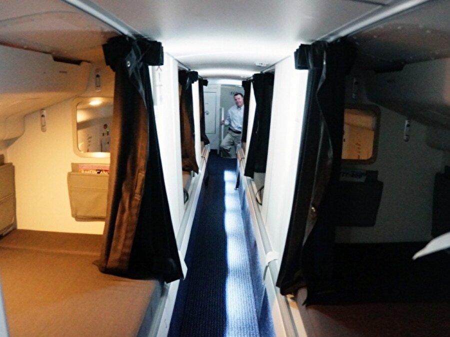 Yataklar koridorda sıralanıyor 

                                    Boeing 773'te yataklar bir koridor boyunca yer alıyor.
                                