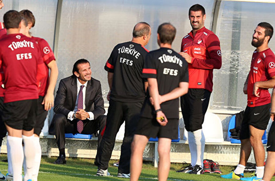 Fatih Terim'in açıklamalarının aksine Volkan Demirel aslında ilk kez Şenol Güneş tarafından milli takıma çağrılmış ve ilk milli maçına da Ersun Yanal yönetiminde çıkmış.
